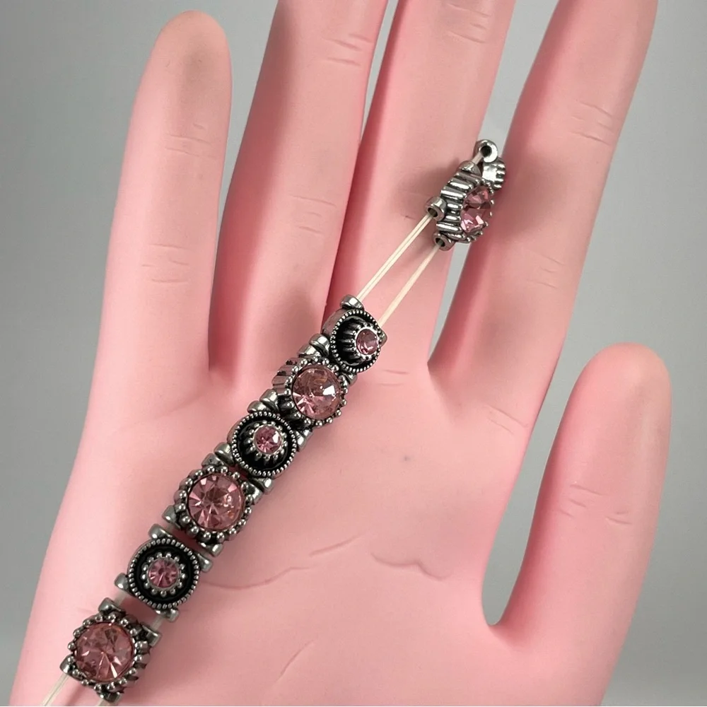 Stunning Unsigned Silver Tone Pink Glass Crystal Rhinestone Stretch Bracelet